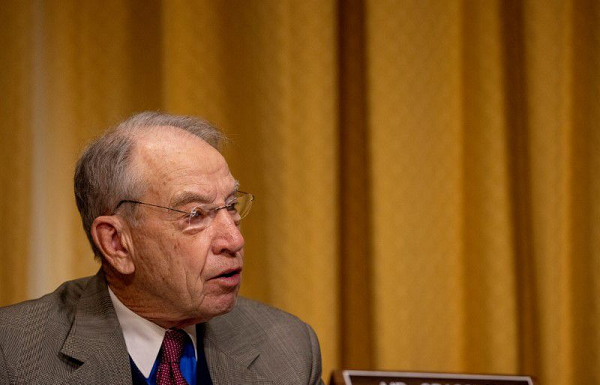 U.S. senator raises concerns about Sanderson Farms sale